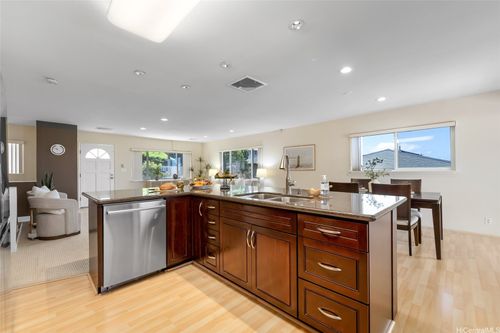 4562 Malia St, Honolulu, HI, 96821-1157 | Card Image
