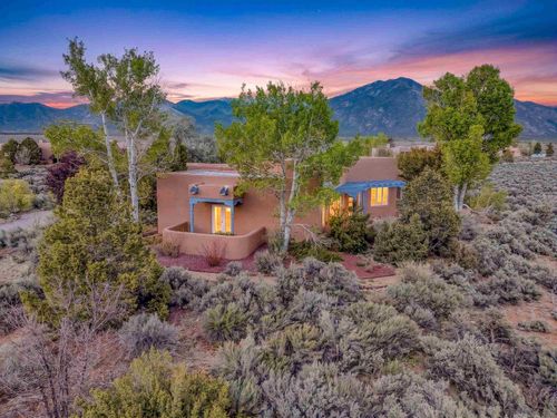 37 Mirlo Rd, El Prado, NM, 87529-7552 | Card Image