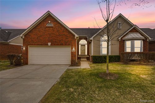 30249 Viewcrest Dr, Novi, MI, 48377-2345 | Card Image