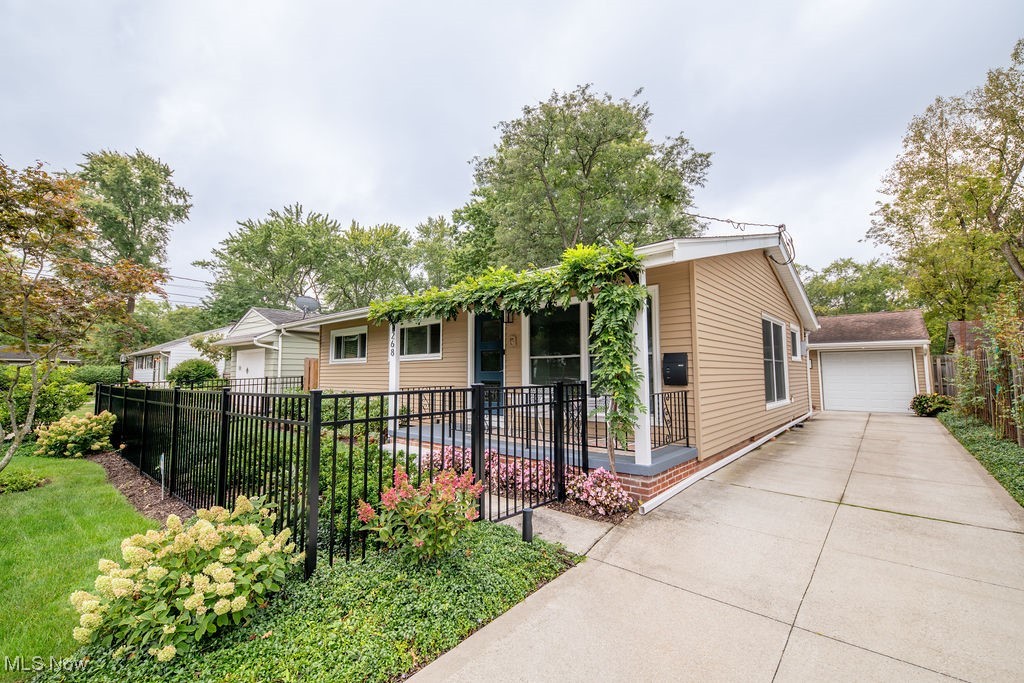Edgewood Dr, Berea, OH 44017