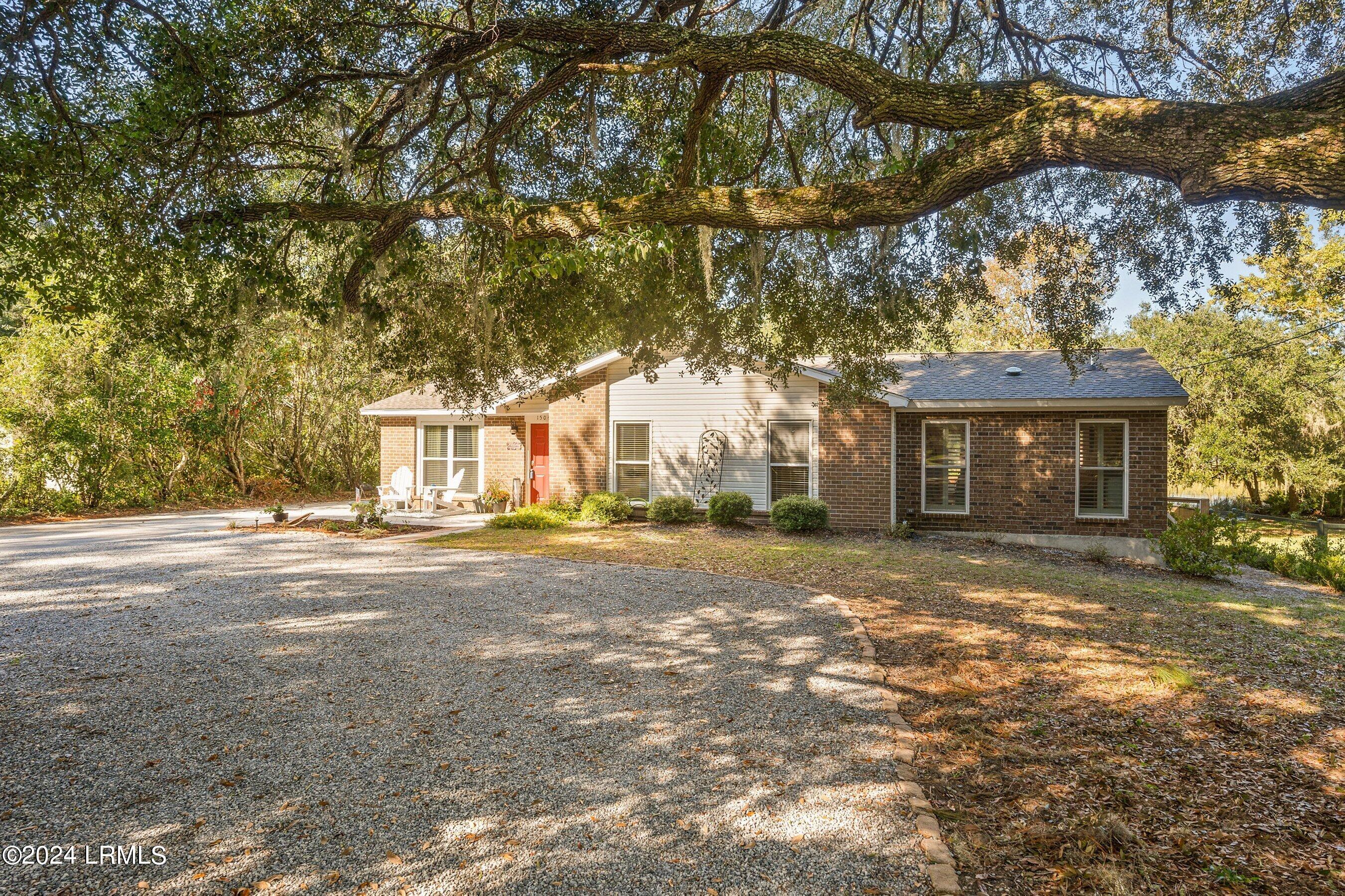 Sycamore St, Beaufort, SC 29902