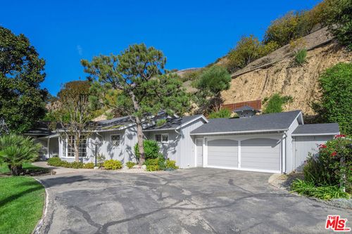 3520 Longridge Ave, Sherman Oaks, CA, 91423-4916 | Card Image