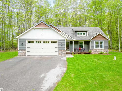 5185 Jacks Trl, Traverse City, MI, 49684-8368 | Card Image