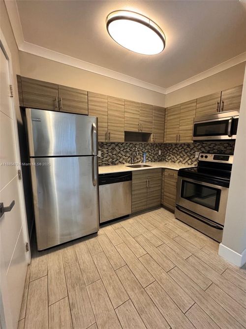 apt-6-115 Menores Ave, Coral Gables, FL, 33134-4016 | Card Image