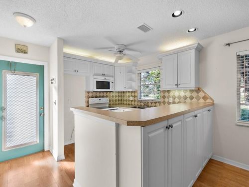 107-100 Spring Lake Dr, Vero Beach, FL, 32962-3090 | Card Image