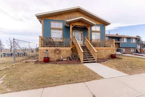 4330 4 Ave W, Foremost, AB, T0K0X0 | Card Image