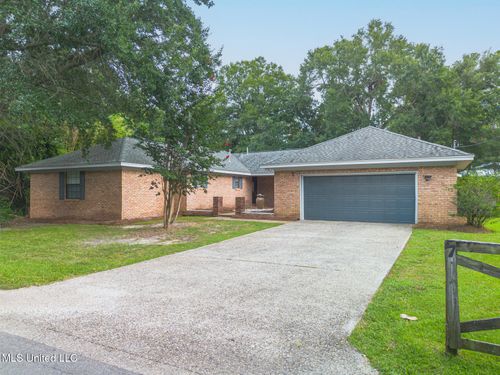 7 Keyser Ln, Gulfport, MS, 39507-4542 | Card Image