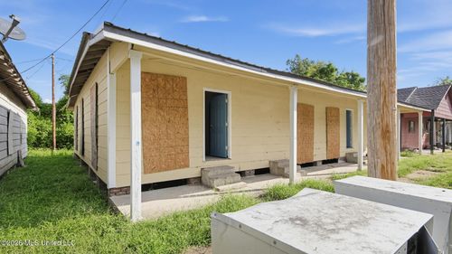 a-b-213 Oak St, Greenwood, MS, 38930-5635 | Card Image