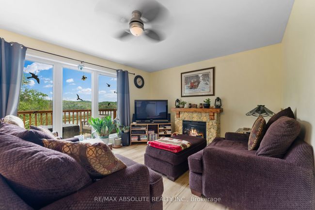 4666 Matawatchan Rd, House other with 3 bedrooms, 2 bathrooms and 8 parking in Griffith ON | Image 10