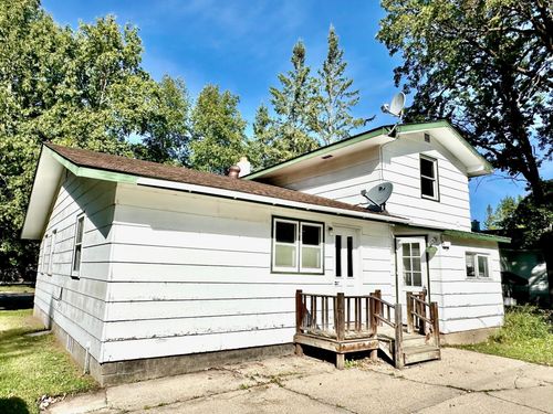 606 9th Ave Se, Roseau, MN, 56751-1643 | Card Image