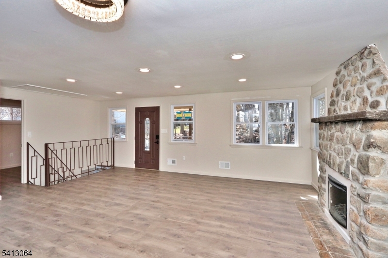 Residential Lease in Jefferson Twp. 2