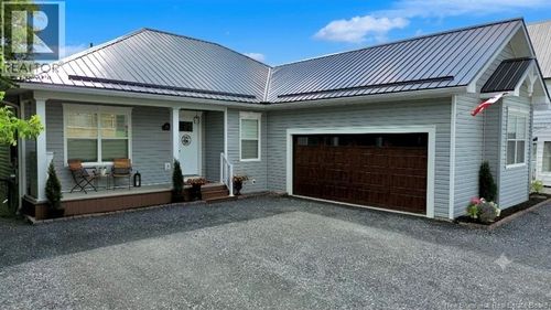 136 Richmond St, Woodstock, NB, E7M2P2 | Card Image