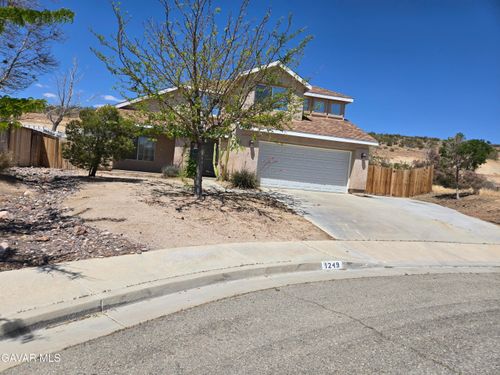 1249 Bradford Ave, Rosamond, CA, 93560-6717 | Card Image