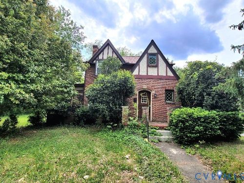 111 Jefferson St, Emporia, VA, 23847-2305 | Card Image