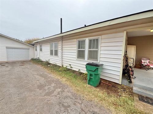 518 S Pennsylvania Ave, Mangum, OK, 73554-5228 | Card Image