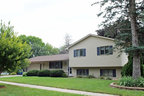 2117 Tilbury Rd, Waterloo, IA, 50701-1655 | Card Image