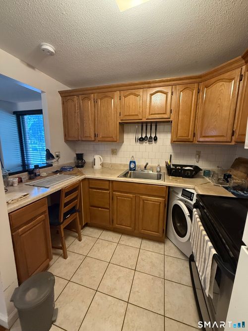 a10-356 Franklin Ave, Hartford, CT, 06114-2509 | Card Image