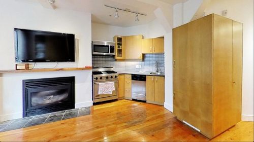 303-1216 Homer St, Vancouver, BC, V6B6K5 | Card Image