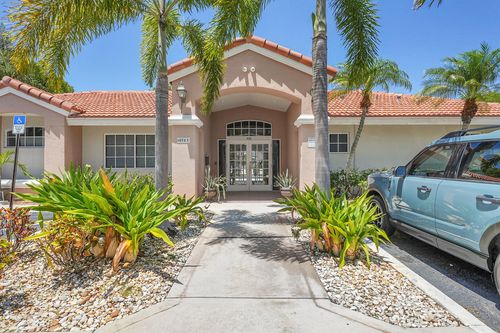 apt-106-612 Executive Center Dr, West Palm Beach, FL, 33401-4942 | Card Image