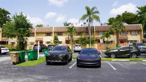 apt-204-7175 Nova Dr, Davie, FL, 33317-7105 | Card Image
