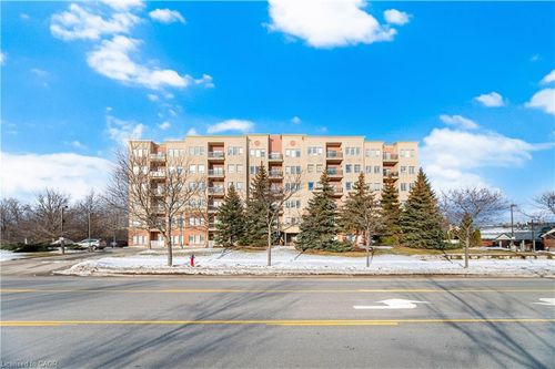 207-1499 Nottinghill Gate, Oakville, ON, L6M5G1 | Card Image