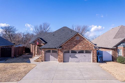 11817 Cherry Point Lane, Yukon, OK, 73099 | Card Image