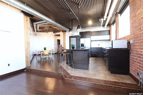 302-1275 Broad St, Regina, SK, S4R1Y2 | Card Image