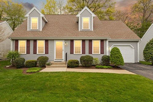 39 Brewster Rd, Stoughton, MA, 02072-3748 | Card Image