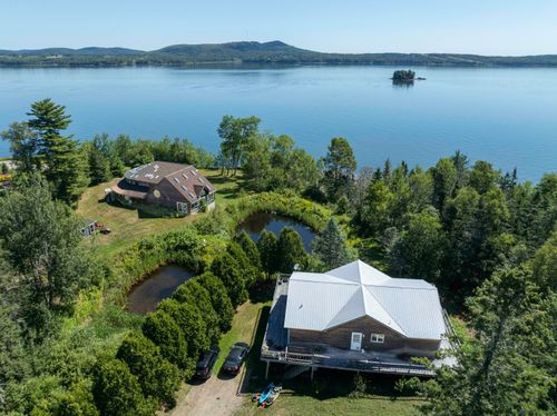 27 Us Rt One, Robbinston, ME, 04671 | Card Image