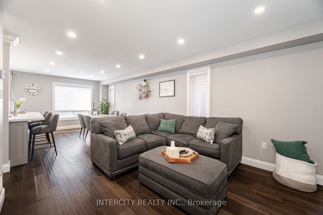 8 Sheardown Dr, House attached with 3 bedrooms, 3 bathrooms and 1 parking in Nobleton ON | Image 8
