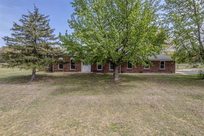 27018 Highway 5, House other with 3 bedrooms, 2 bathrooms and null parking in Lebanon MO | Image 2