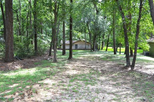 1997 Northshore Dr, Conroe, TX, 77304-5217 | Card Image