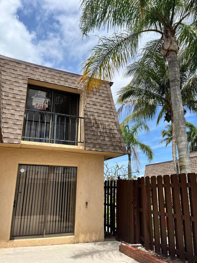 4204 Waterview Cir, Condo with 2 bedrooms, 3 bathrooms and null parking in Palm Springs FL | Image 50
