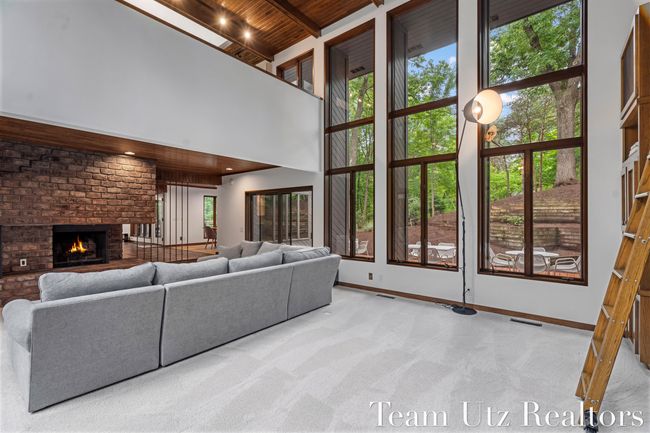 Family Room | Image 29