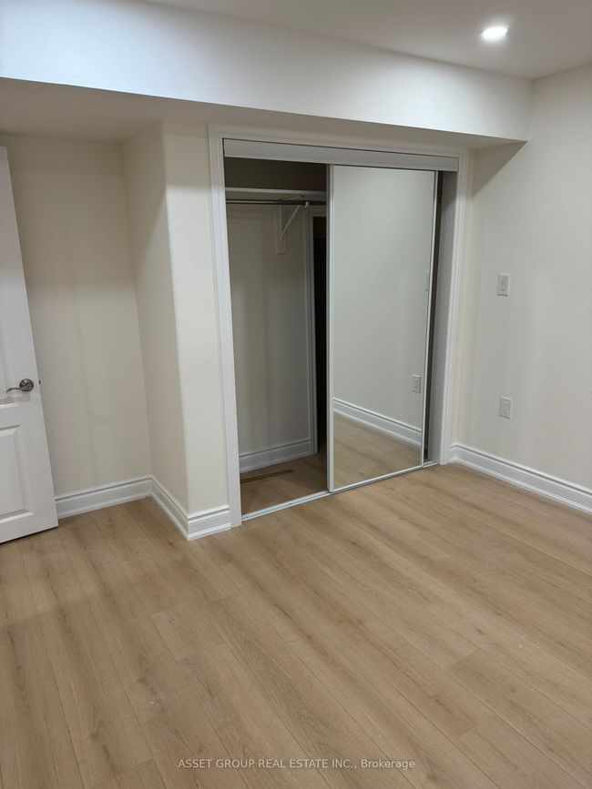 BSMNT - 39 Royal Links Cir, House other with 2 bedrooms, 2 bathrooms and 2 parking in Brampton ON | Image 6