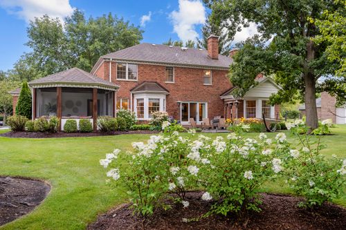 130 W Blackthorn Ln, Lake Forest, IL, 60045-2813 | Card Image
