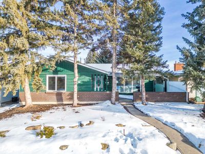 1424 Lake Twintree Way Se, House detached with 6 bedrooms, 3 bathrooms and 2 parking in Calgary AB | Image 1