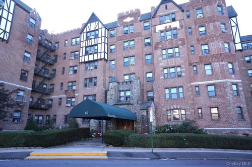3j-10 Nosband Ave, White Plains, NY, 10605-2057 | Card Image