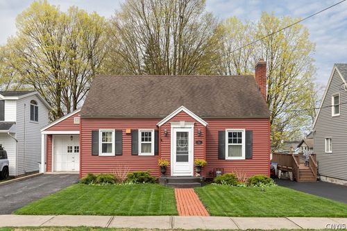 504 Walnut St, Fayetteville, NY, 13066-2319 | Card Image