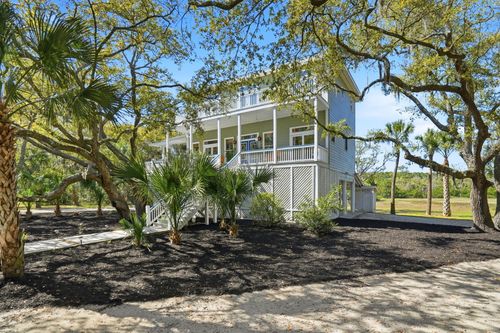 831 Hammocks Way, Edisto Island, SC, 29438-6943 | Card Image