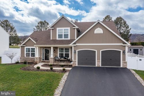 168 Sianna Cir, Wernersville, PA, 19565-2305 | Card Image