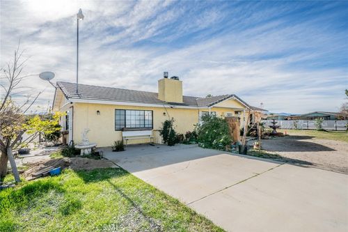 4637 Luna Rd, Phelan, CA, 92371 | Card Image