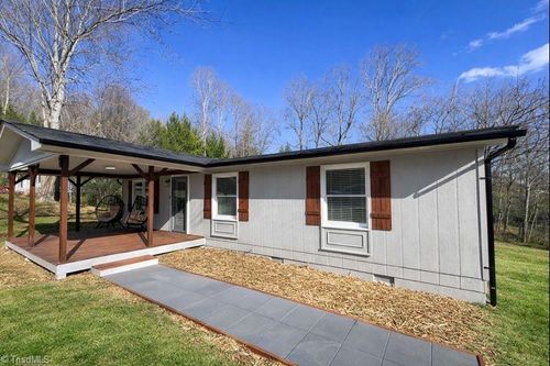 340 Vista Ln, North Wilkesboro, NC, 28659-9363 | Card Image