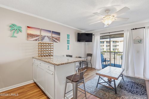 b114-40 Folly Field Rd, Hilton Head Island, SC, 29928-8820 | Card Image