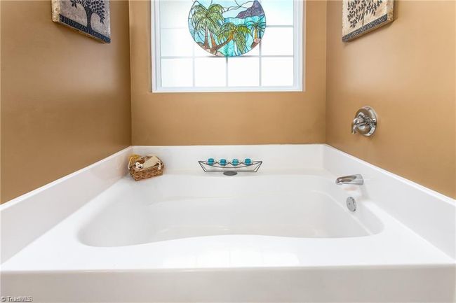 906 Leach Ave, House other with 3 bedrooms, 3 bathrooms and null parking in Thomasville NC | Image 23