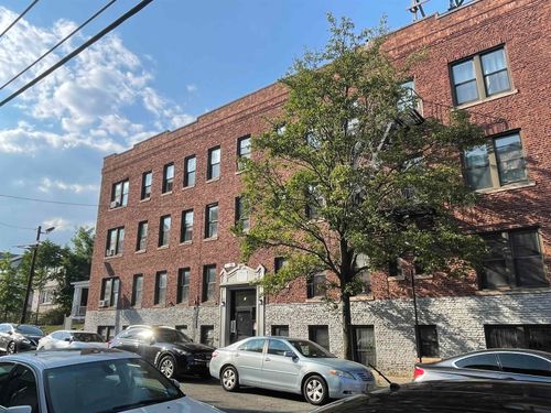 2-1 Noll Pl, Newark, NJ, 07106-2429 | Card Image