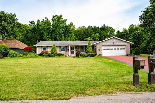 1092 Williams Dr, Washington Twp, PA, 15012 | Card Image
