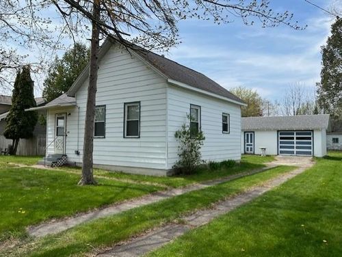 205 Evans St, East Tawas, MI, 48730-1512 | Card Image