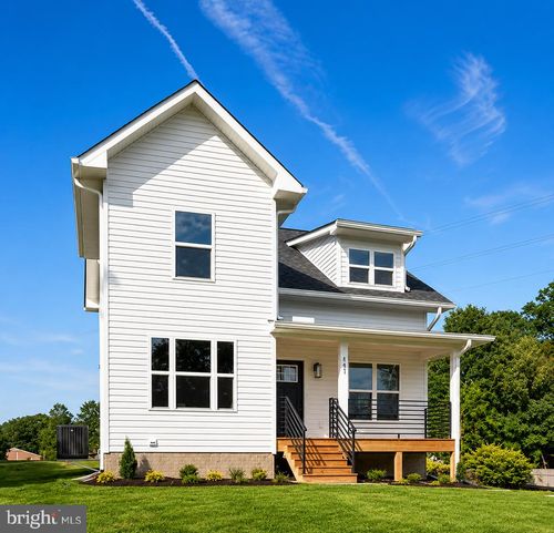 147 Longstreet Ave, FREDERICKSBURG, VA, 22401-4012 | Card Image