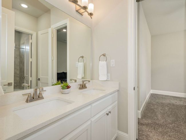 Jack-N-Jill Bathroom | Image 20